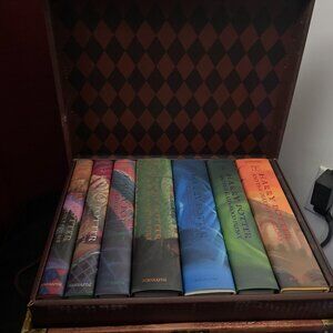 Harry Potter Books Set #1-7 in Collectible Trunk
